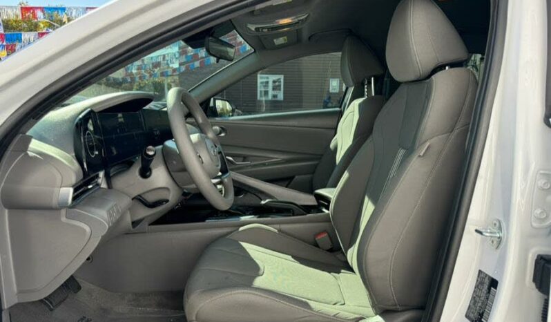 2024 Hyundai Elantra SEL FWD full