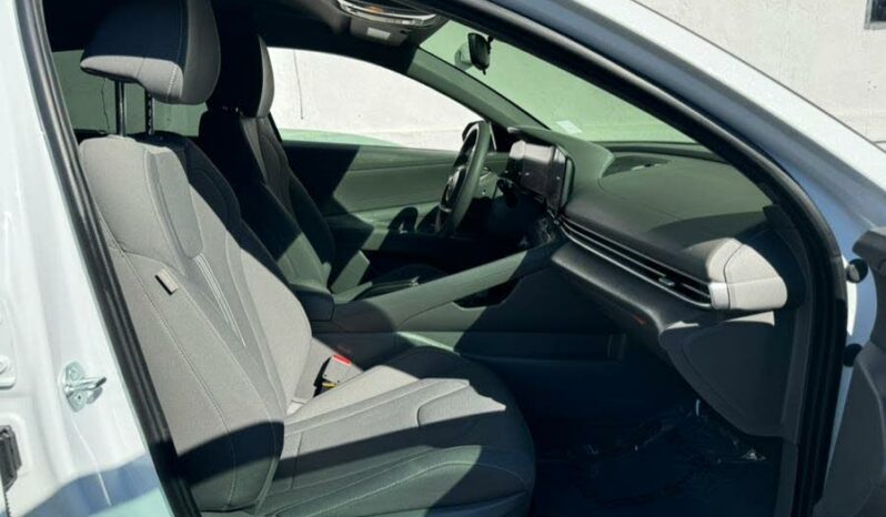 2024 Hyundai Elantra SEL FWD full
