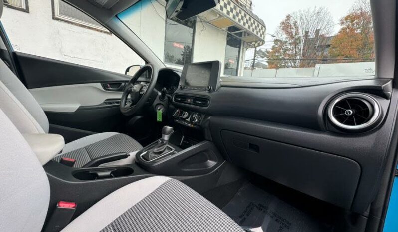 2022 Hyundai Kona SE AWD full