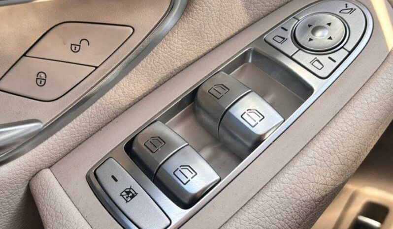 2019 Mercedes-Benz GLC 300 4MATIC full