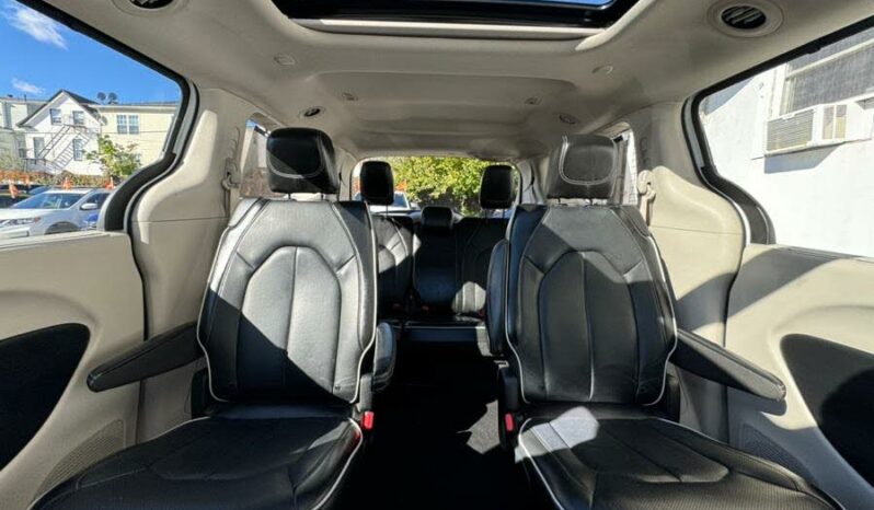 2022 Chrysler Pacifica Limited FWD full