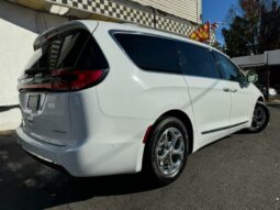 2022 Chrysler Pacifica Limited FWD full
