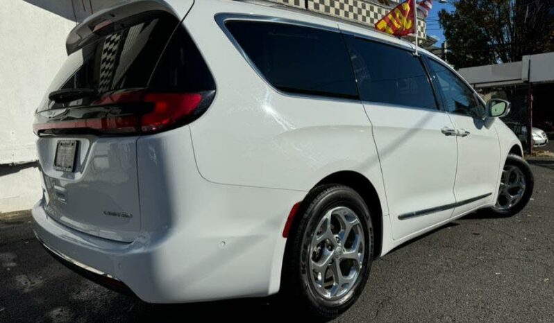 2022 Chrysler Pacifica Limited FWD full