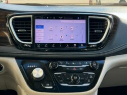 2022 Chrysler Pacifica Limited FWD full