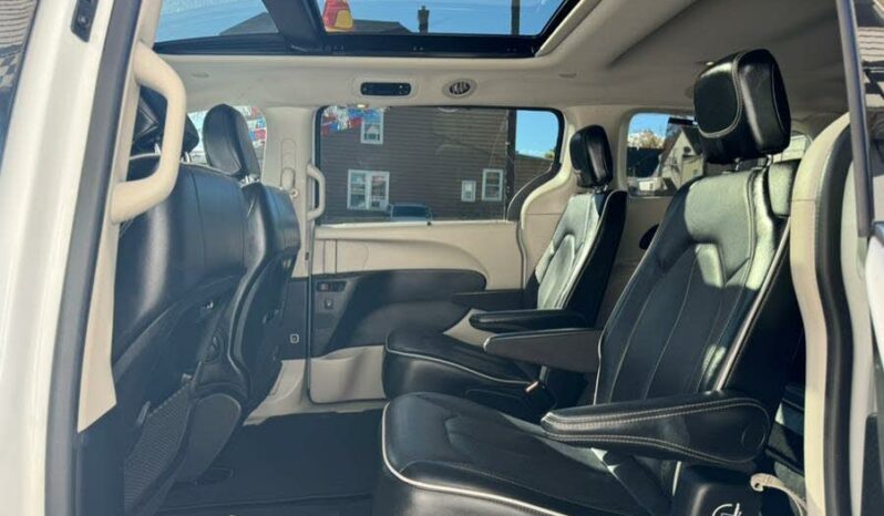 2022 Chrysler Pacifica Limited FWD full