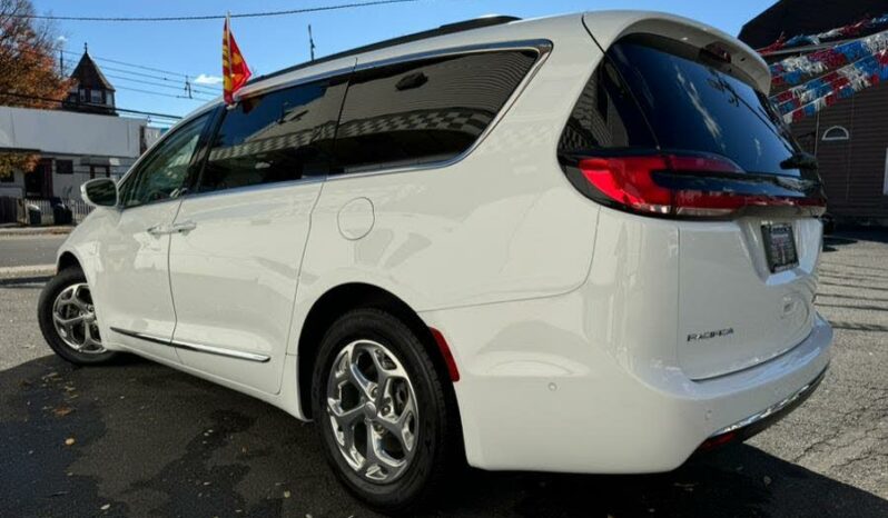 2022 Chrysler Pacifica Limited FWD full
