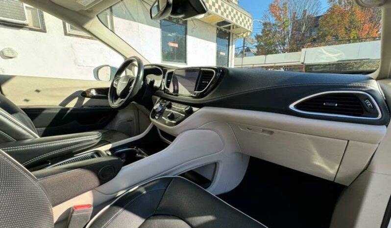 2022 Chrysler Pacifica Limited FWD full