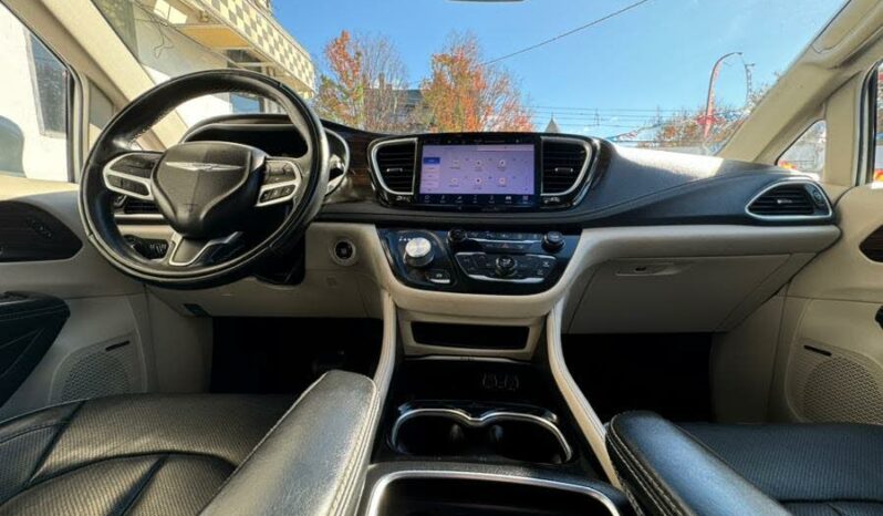 2022 Chrysler Pacifica Limited FWD full