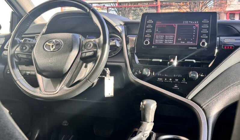 2022 Toyota Camry SE FWD full