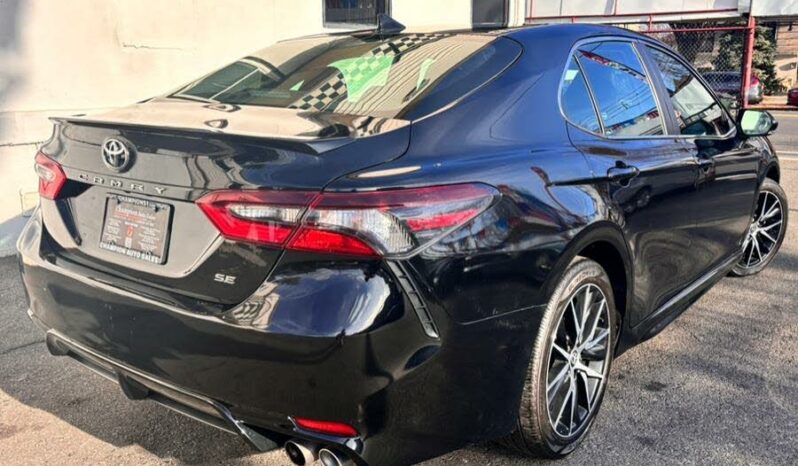 2022 Toyota Camry SE FWD full
