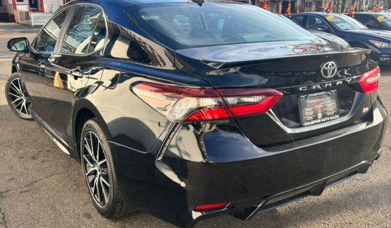 2022 Toyota Camry SE FWD full