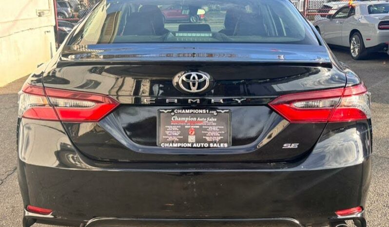 2022 Toyota Camry SE FWD full